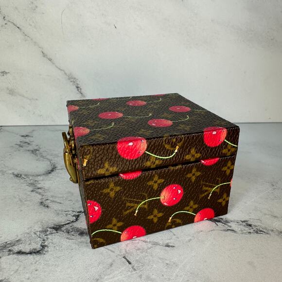 Louis Vuitton Cherry Trunk Case Ring Box Monogram Cerises Mini Vintage Murakami - Picture 9 of 14